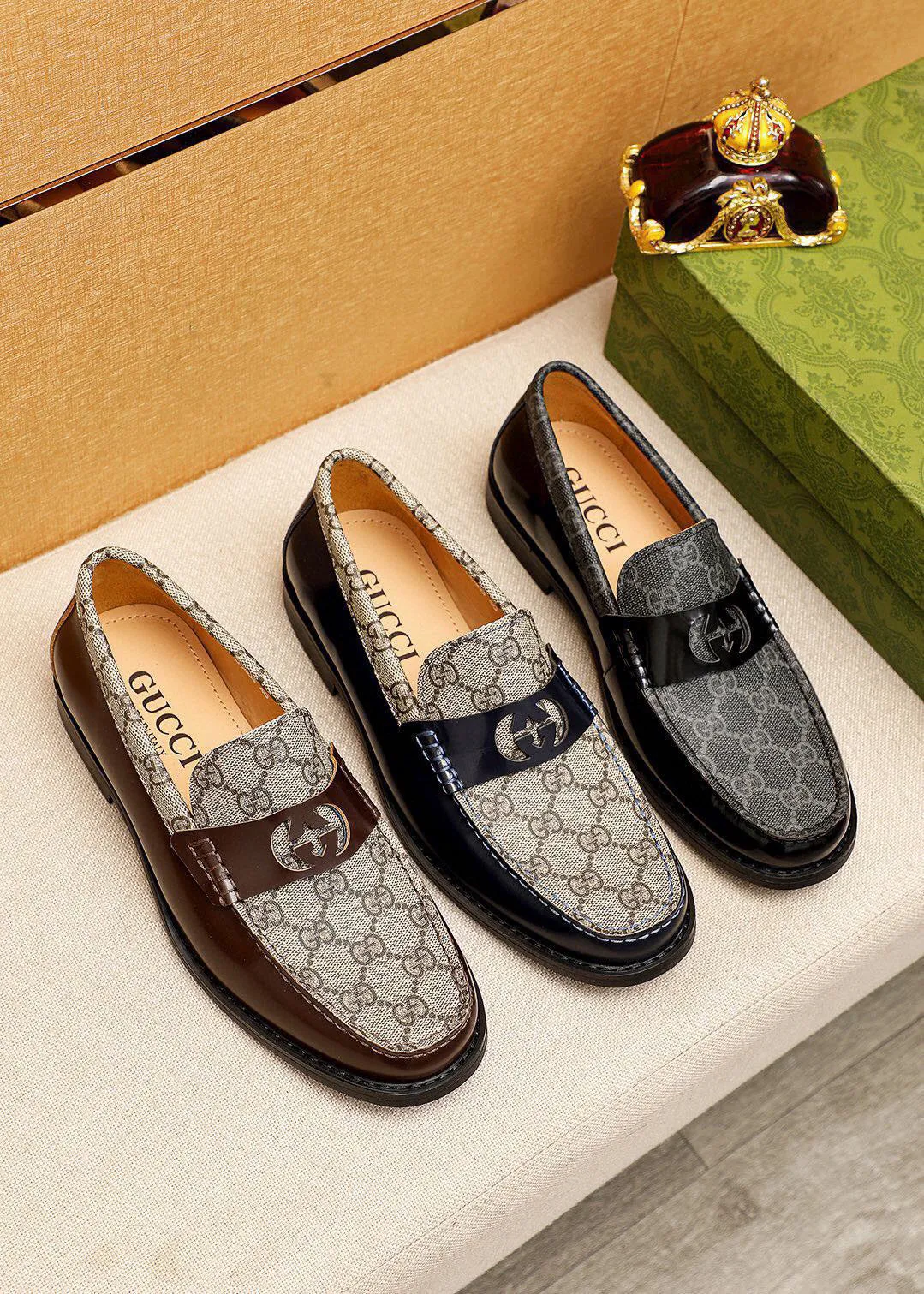 Men's shoes 💰480 💐 Product trademark: GUCCI "Gucci" casual leather shoes Regular size: 38-44 (45🉑️customized) Product materials: Selected imported first-layer open-edge beaded cowhide leather upper + luxury hardware buckle, imported water-dyed cowhide leather lining. Strong three-dimensional visual effect, combined outsole Color: 3⃣️colors available